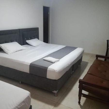 Hotel Neiva Urdaneta エクステリア 写真