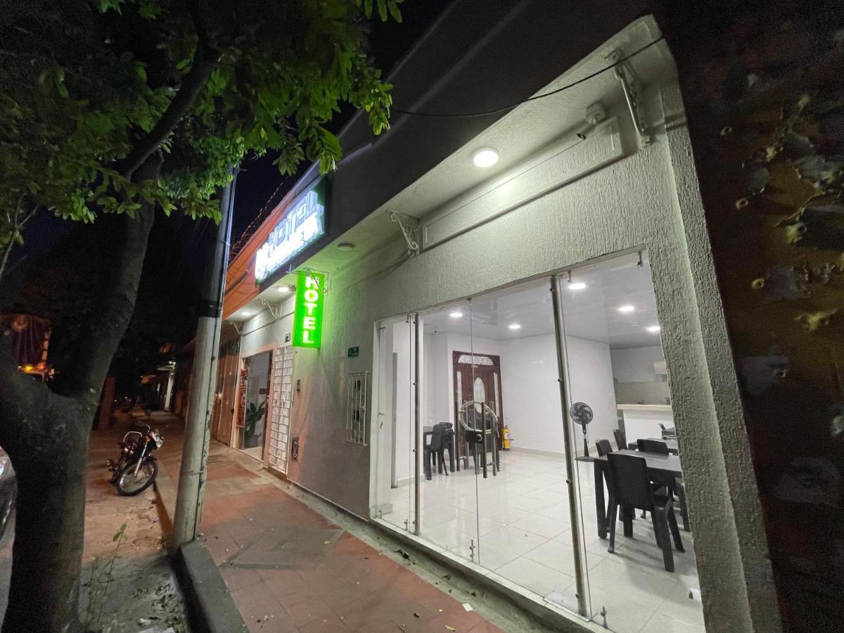 Hotel Neiva Urdaneta エクステリア 写真