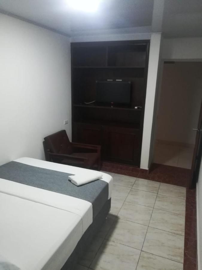 Hotel Neiva Urdaneta エクステリア 写真