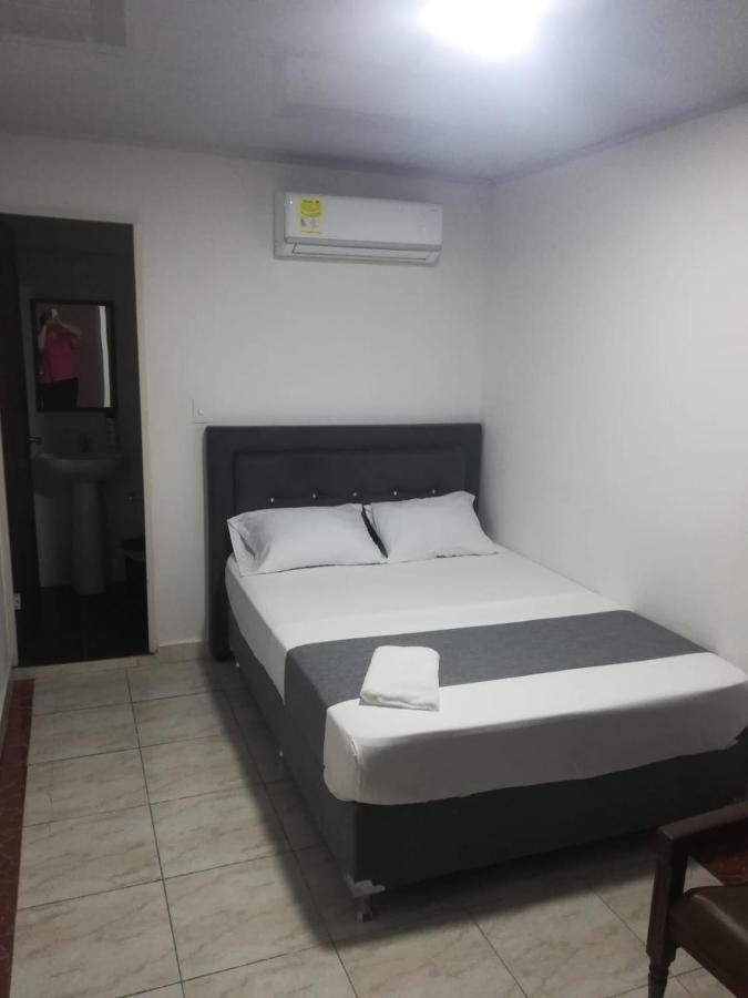Hotel Neiva Urdaneta エクステリア 写真