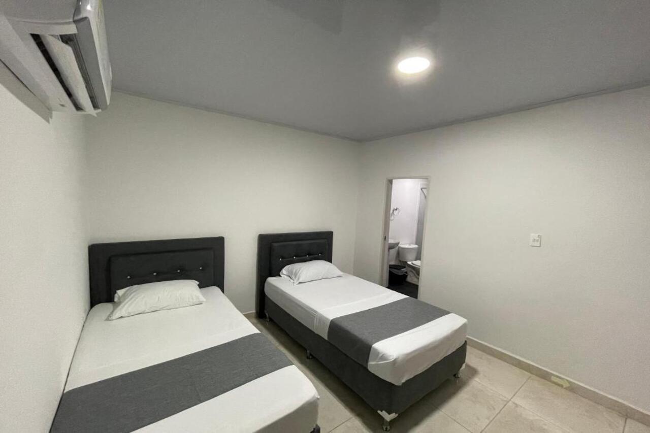 Hotel Neiva Urdaneta エクステリア 写真